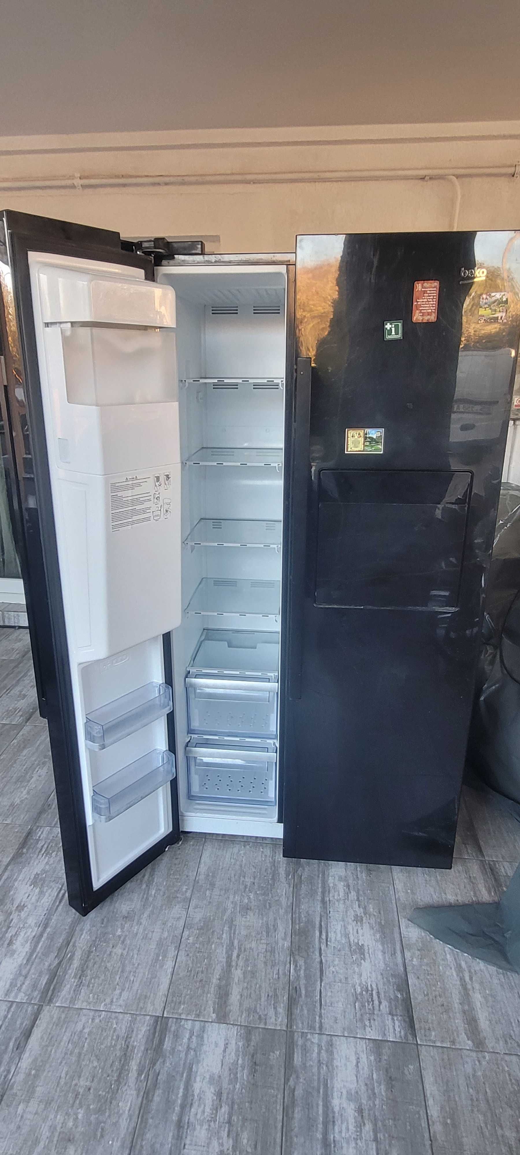 Frigidere side by side  Beko funcțional si LG defect