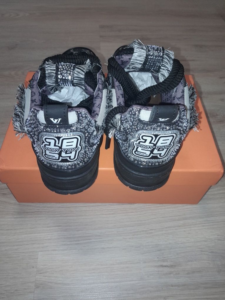 Louis Vuitton skate crystal