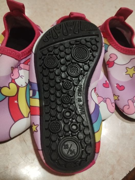 Продаю детские тапочки.