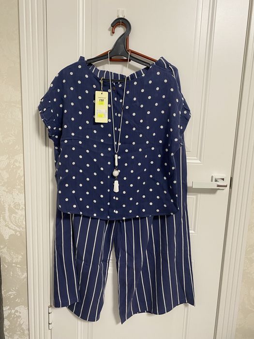 Продам женский брючный костюм, летний