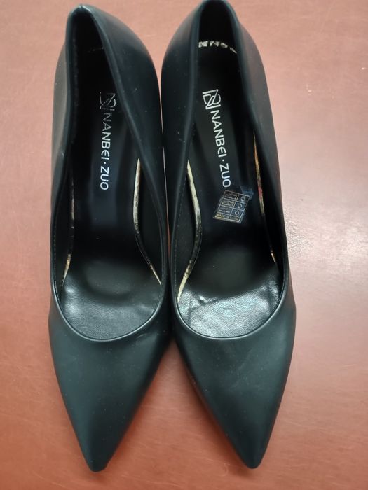 Продавам дамски обувки нови номер 41