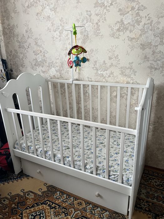 Продам манеж для малыша, прочный и чистый