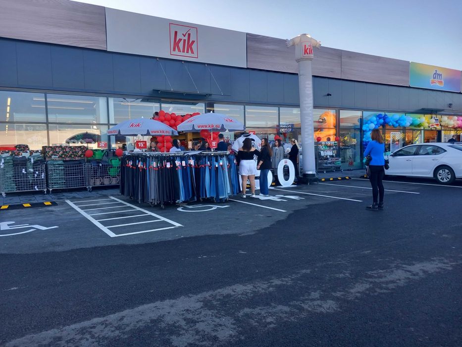 Inchiriem spatiu comercial 1166 mp Funshop Park Arad