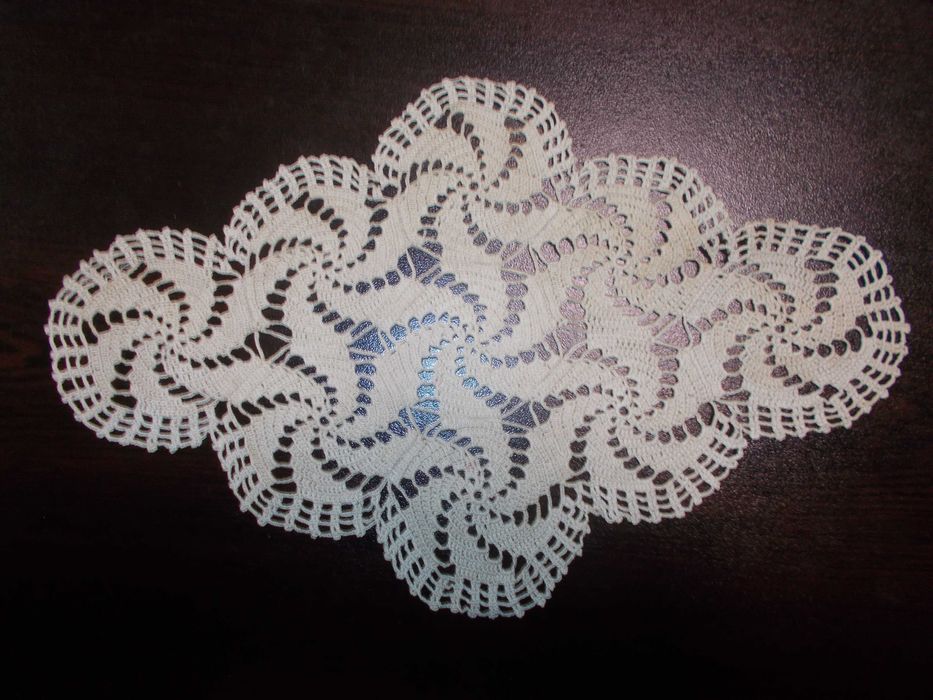 Салфетки на една кука екрю