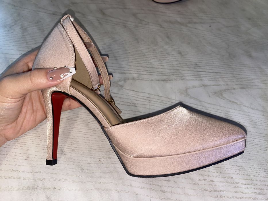 Туфли на каблуке каблуки бежевые 8 см 36 размер