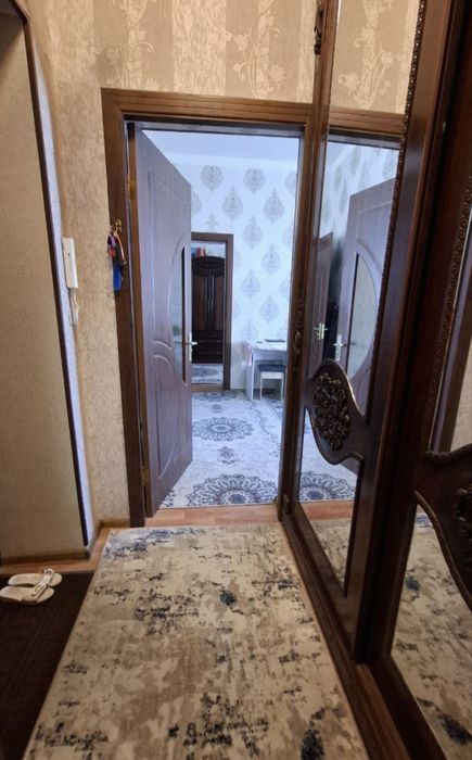 Срочна квартира сотилади сергели 6 А метро 2 чи бекат енида