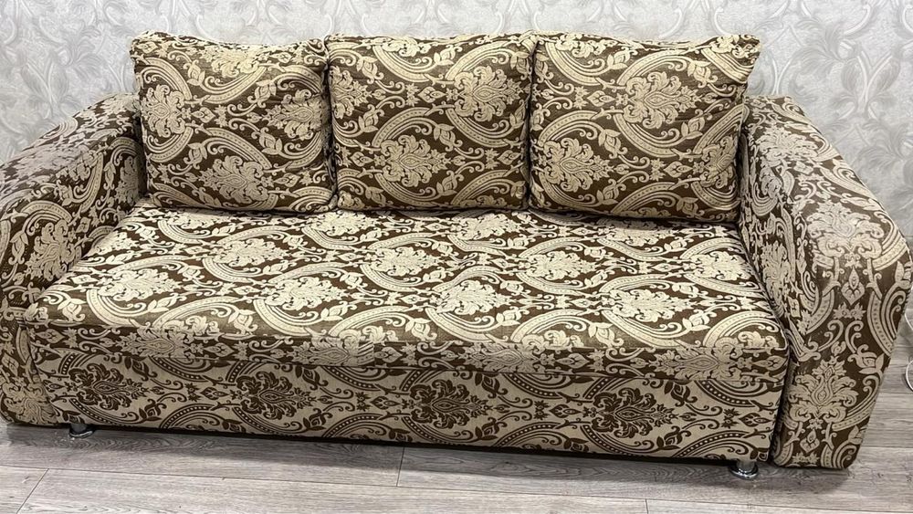 Продам диван срочно