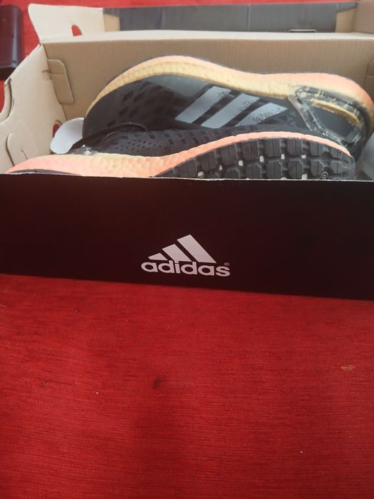 Маратонки adidas