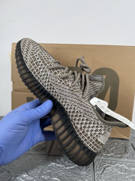 Yeezy 350 v2 Ash Stone