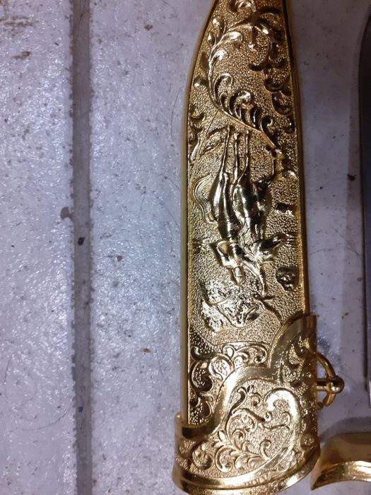 Красив нож,кинжал ,кама,сабя,щик,ятаган,острие