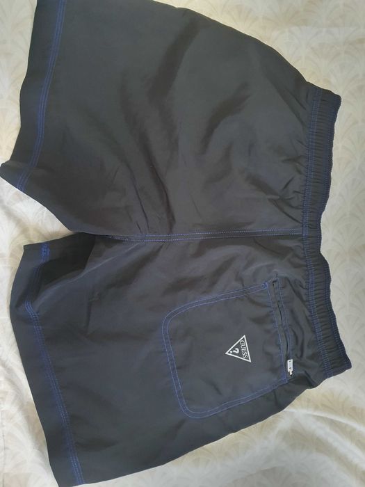 Pantaloni scurti Guess