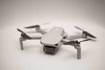 DJI Mavic Mini Fly More Combo – ca nou, 6h30 utilizare, 108 zboruri