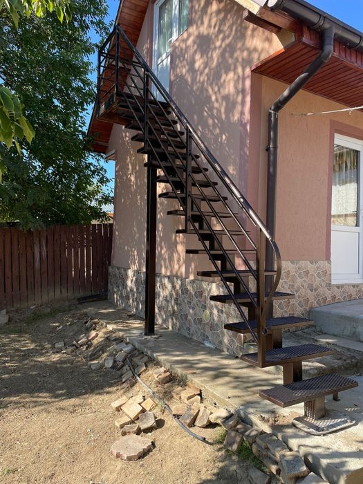 Confectionam scari metalice si balustrade