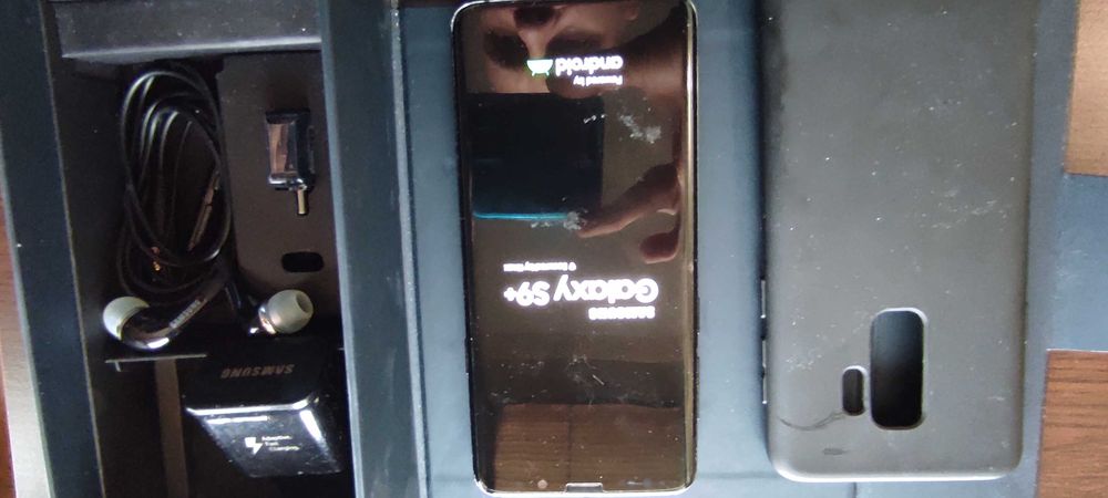 Samsung S9+ телефон