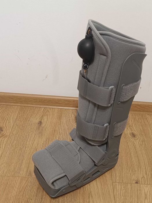 Vând orteză gleznă Walker , Qmed .