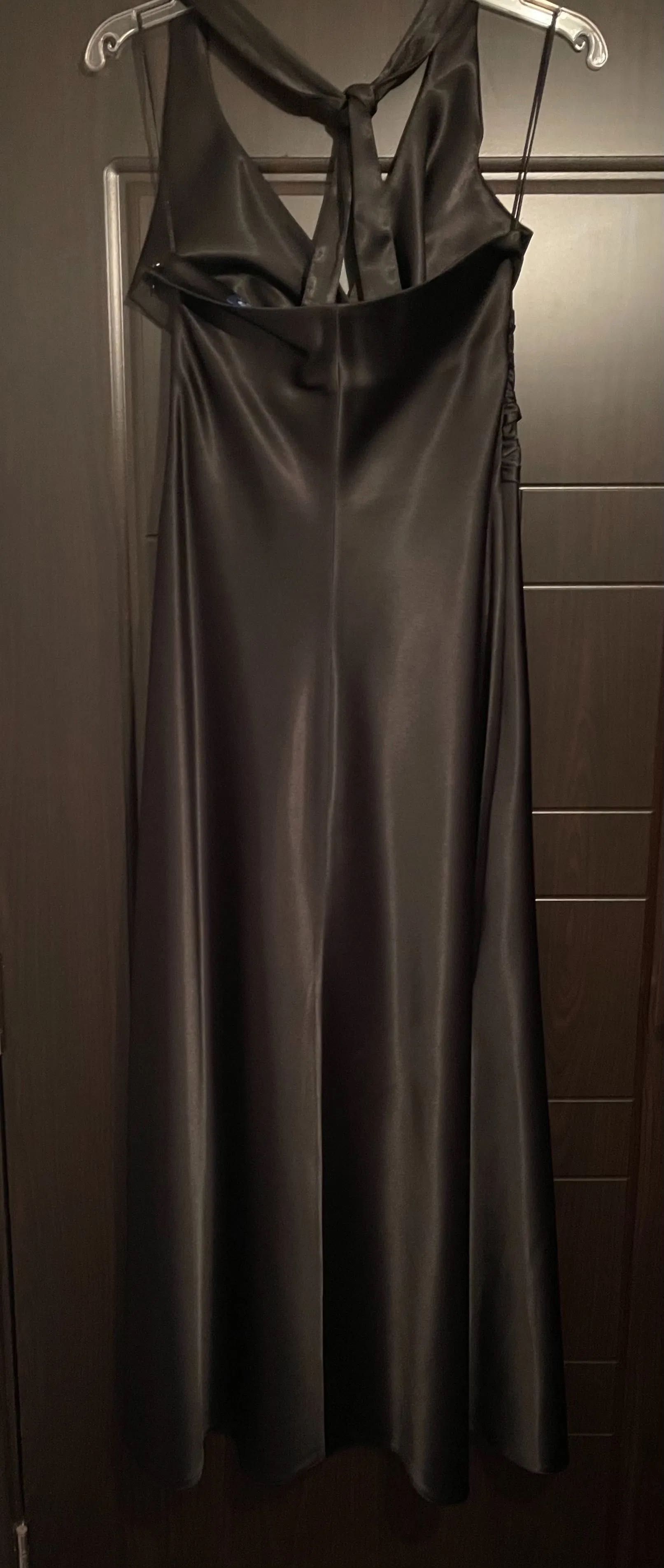 луксозна бална рокля сатенена черна стилна топ модел М/Л стил и класа
