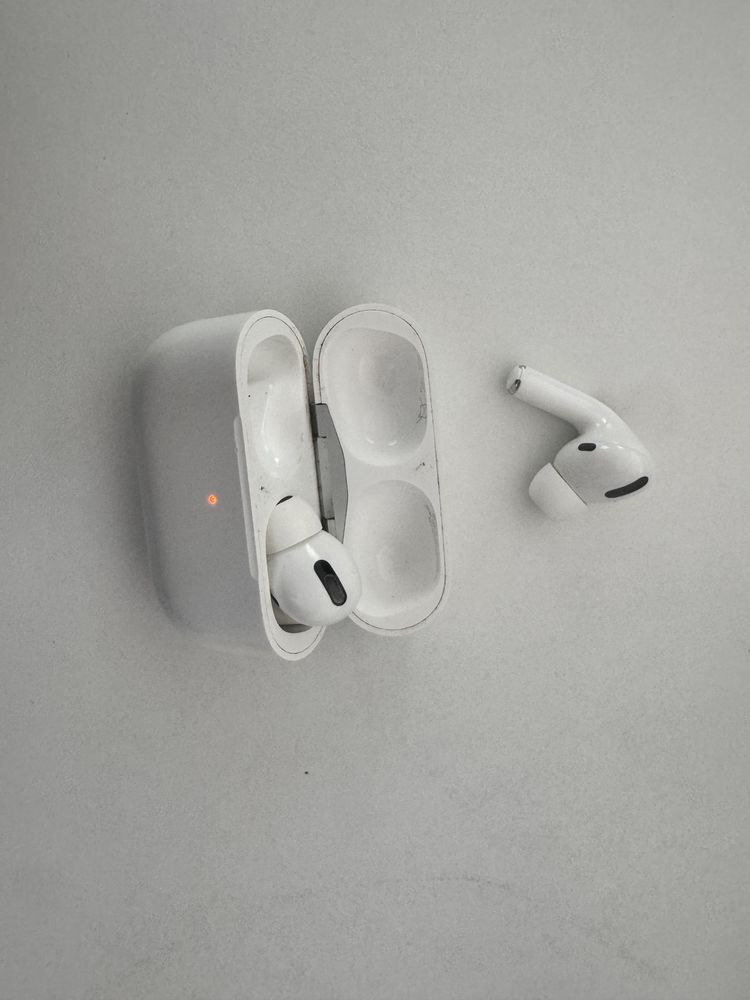 AirPods Pro.