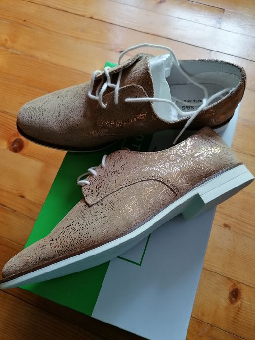 Pantofi de femei din piele