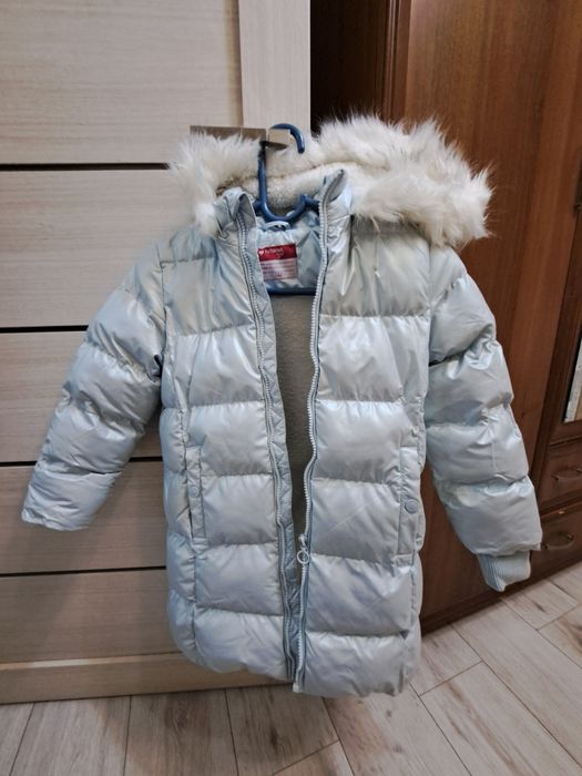 Продам куртку для девочки