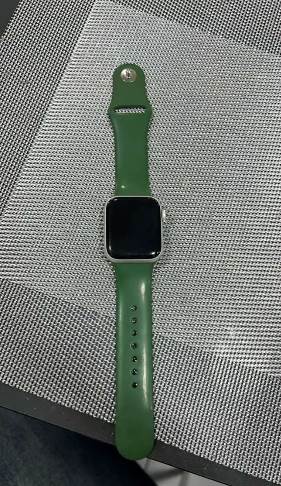 Apple Watch SE 2023