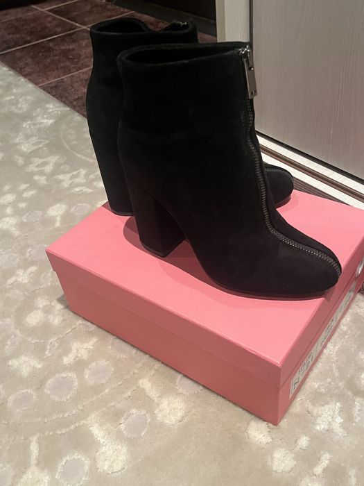 Продам новые ботинки