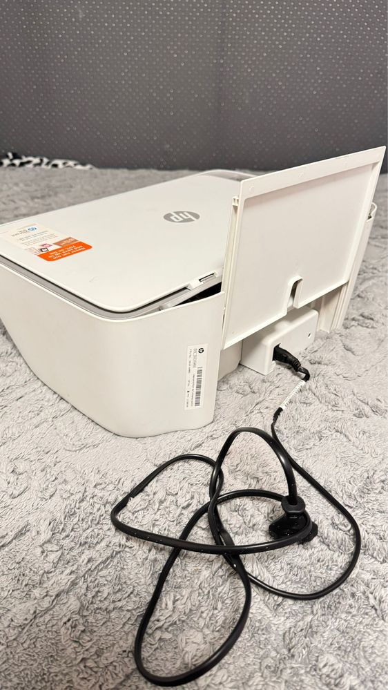 Vând imprimantă HP DeskJet 2720e