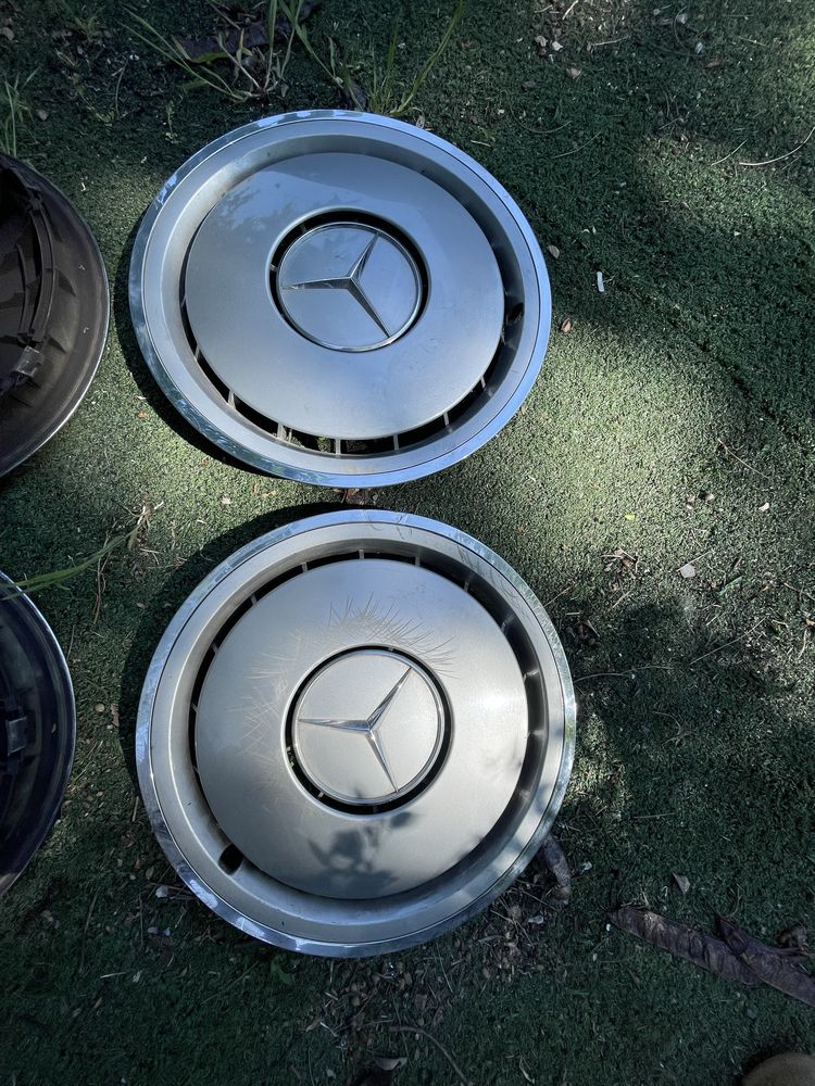 Vand set 4 capace pe 15  Mercedes w124