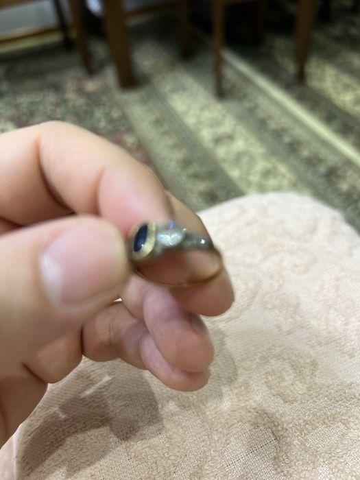 Кольцо более ста лет . Камни