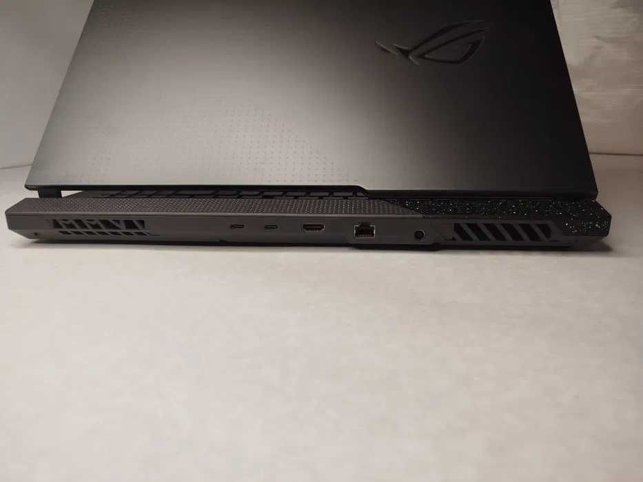 Asus ROG Strix G713