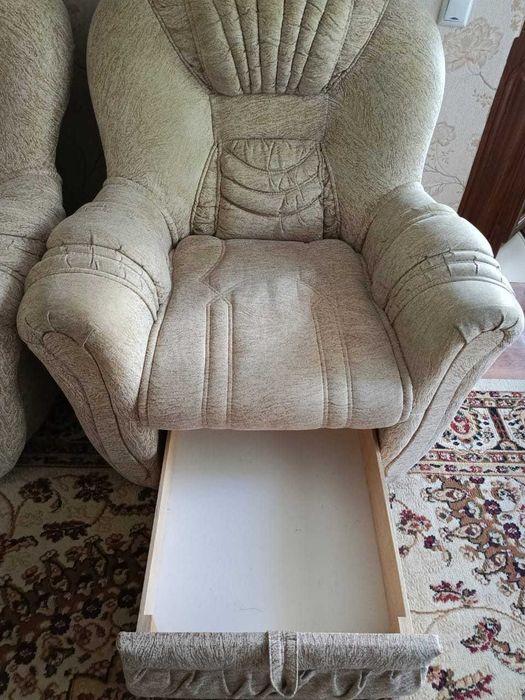 Продам кресла 2шт.  Цена 15000 за 1шт.