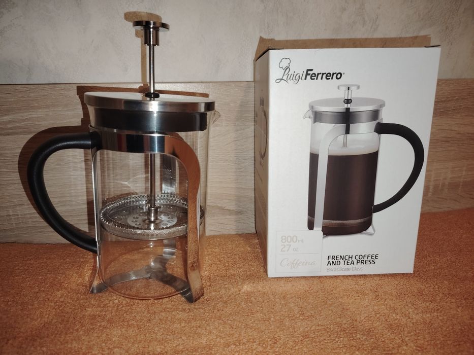 Френска преса за кафе и чай