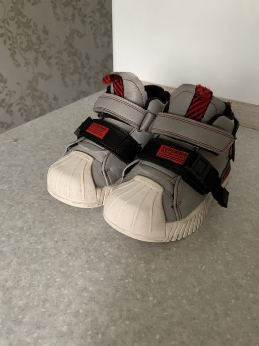 Продам детские ботинки демисезонные