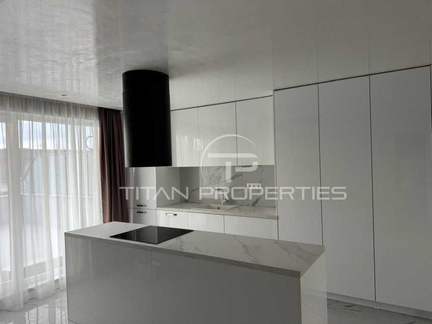 Продава се Тристаен апартамент в Пловдив, Остромила - 276 кв.м за 1250 €/кв.м - Снимка #2