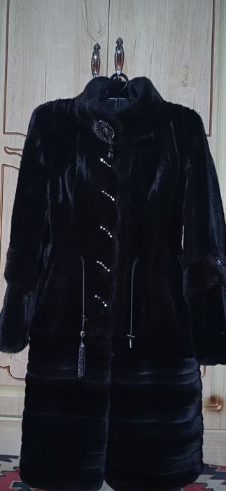 Шуба палто сотилади