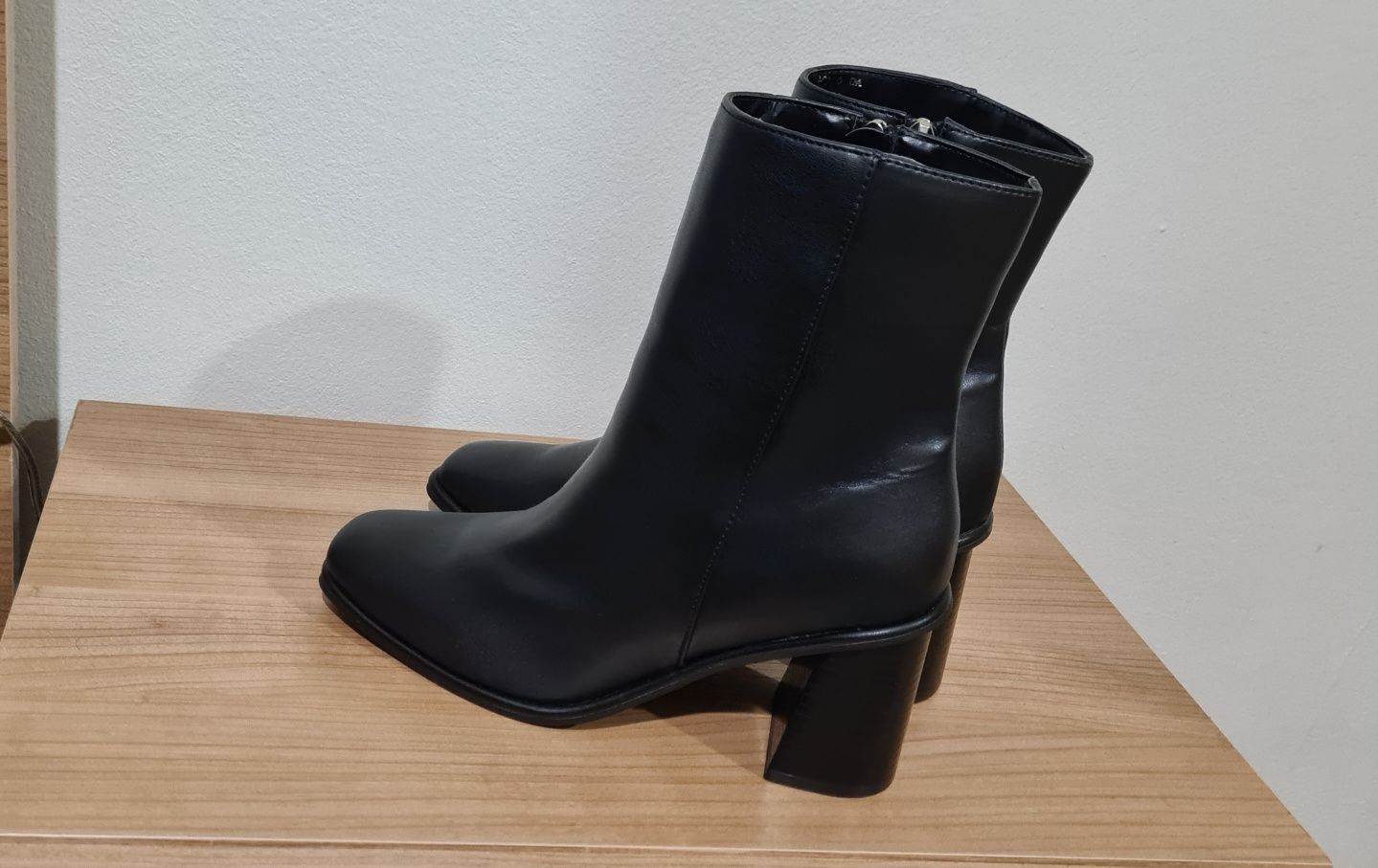 Botine negre C&A