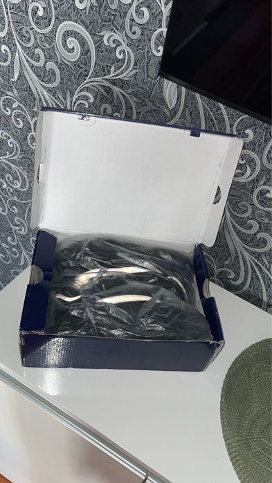 Dior b22 marimea 43 fit 42 purtati de 5 ori state impecabila