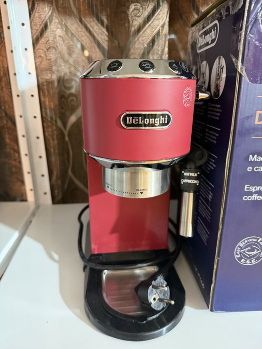 Coffe maker DELONGHI DEDICA STYLE, EC685.R 1100.00 ml,15 bar, ЧЕРВЕН