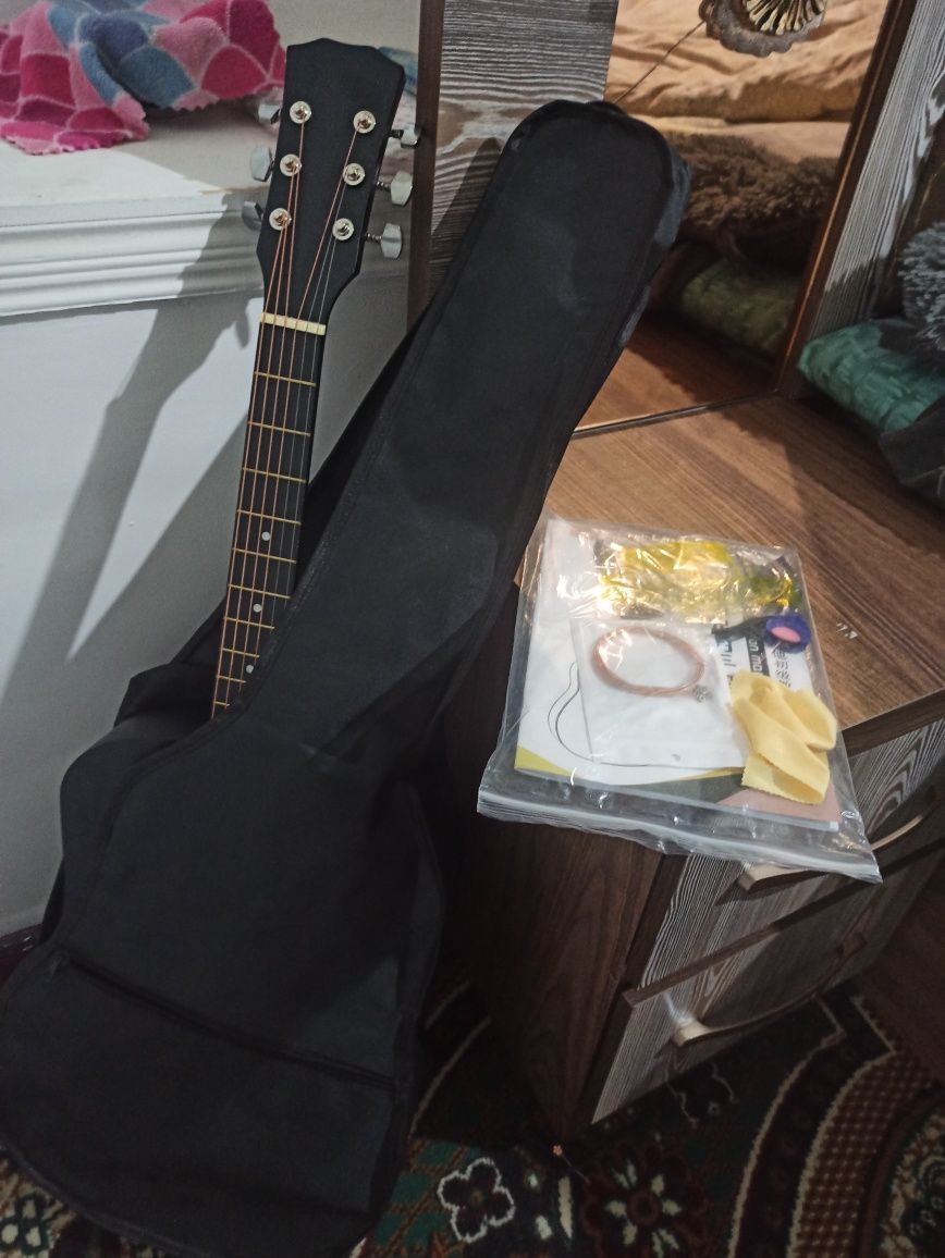 Akustik gitar 38 duyum