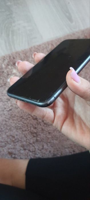 Продавам iphone 11 употребяван