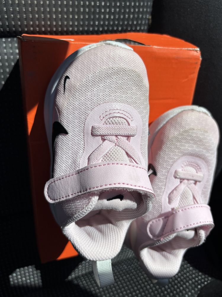 Обувки Nike Revolution 22 размер