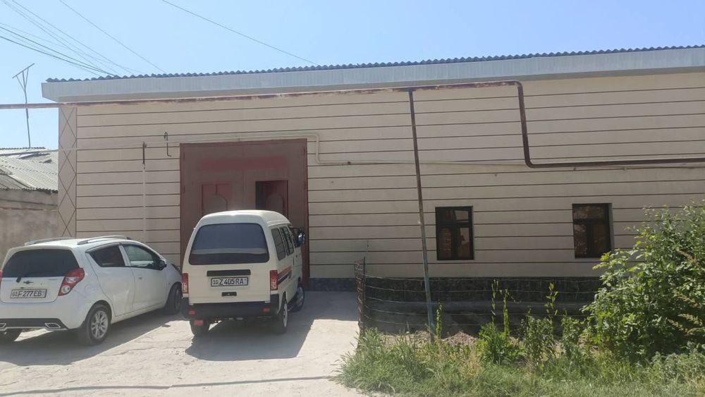 Uchaska sotiladi arzon narhda