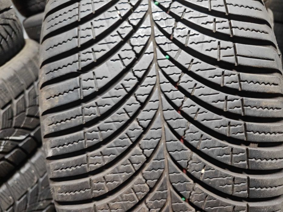 2бр. зимни гуми 225/40/18 Goodyear