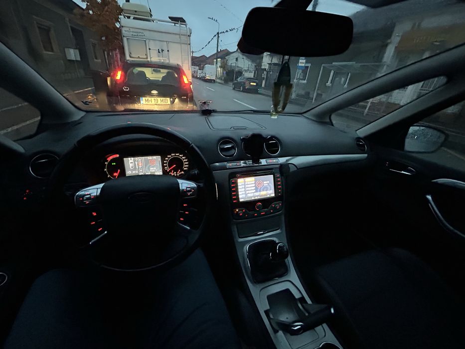 Vand sau schimb ford s-max