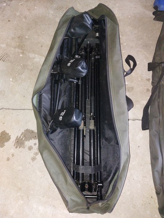 Продавам един от двата комплекта