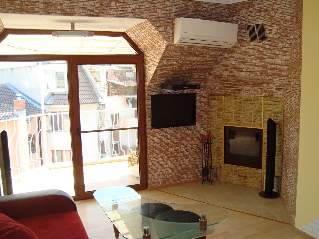 Дава се под наем Мезонет в Пловдив, Кършияка - 120 кв.м за 663 € - Снимка #2