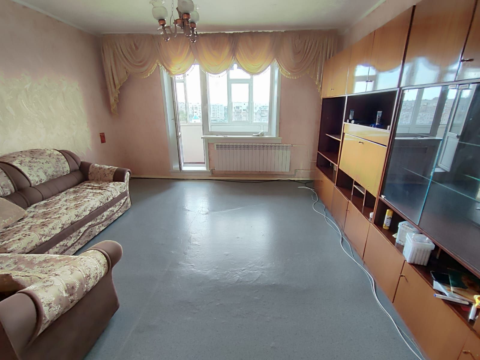 Продам 3 х комн. 7 мкр, 15 дом , 9. этаж