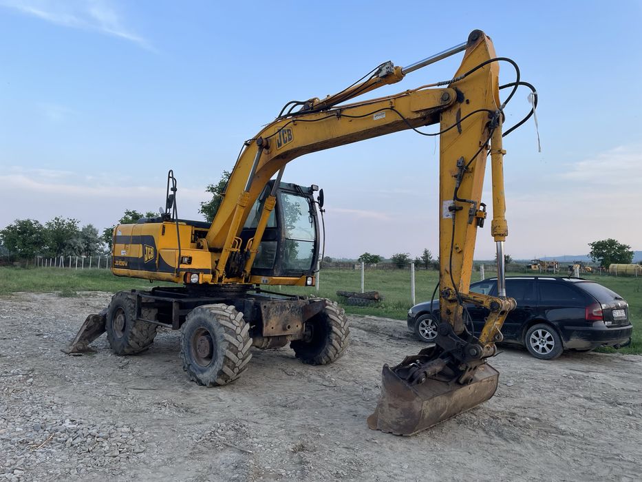 Excavator pe roti JCB 130
