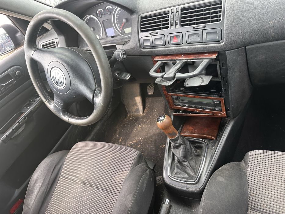 Dezmembrez golf 4 /bora