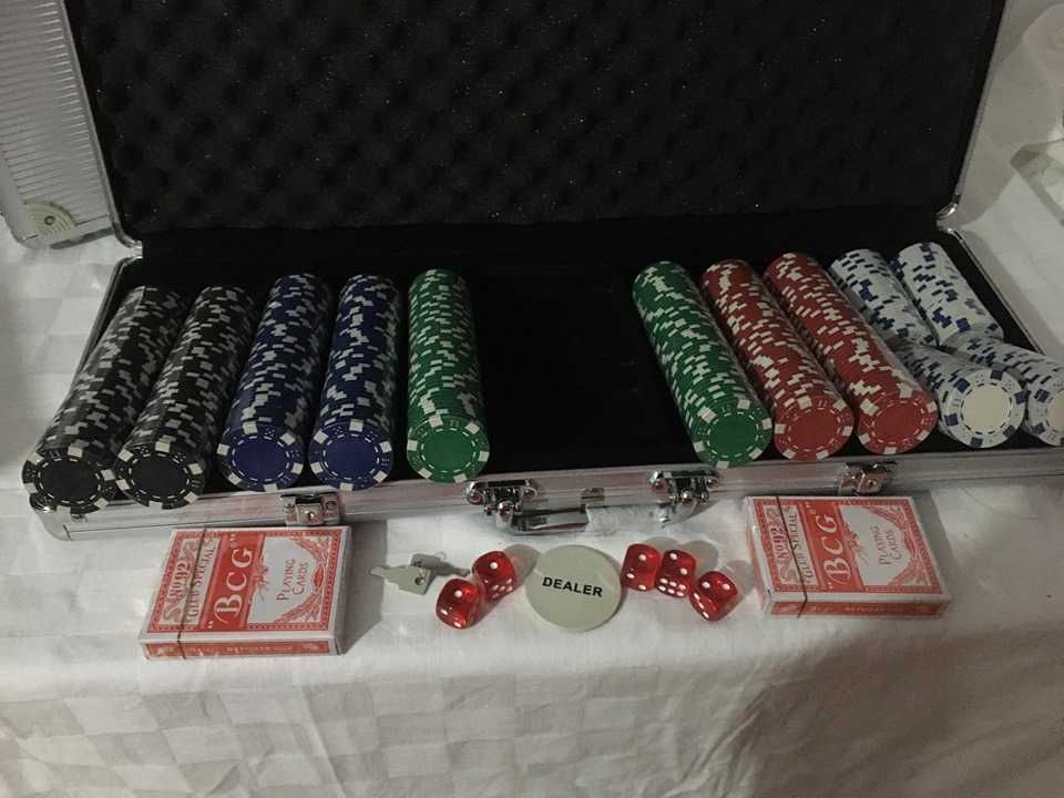 Trusa Poker 300 jetoane diplomat aluminiu Nou 11.5 g. SIGILAT!