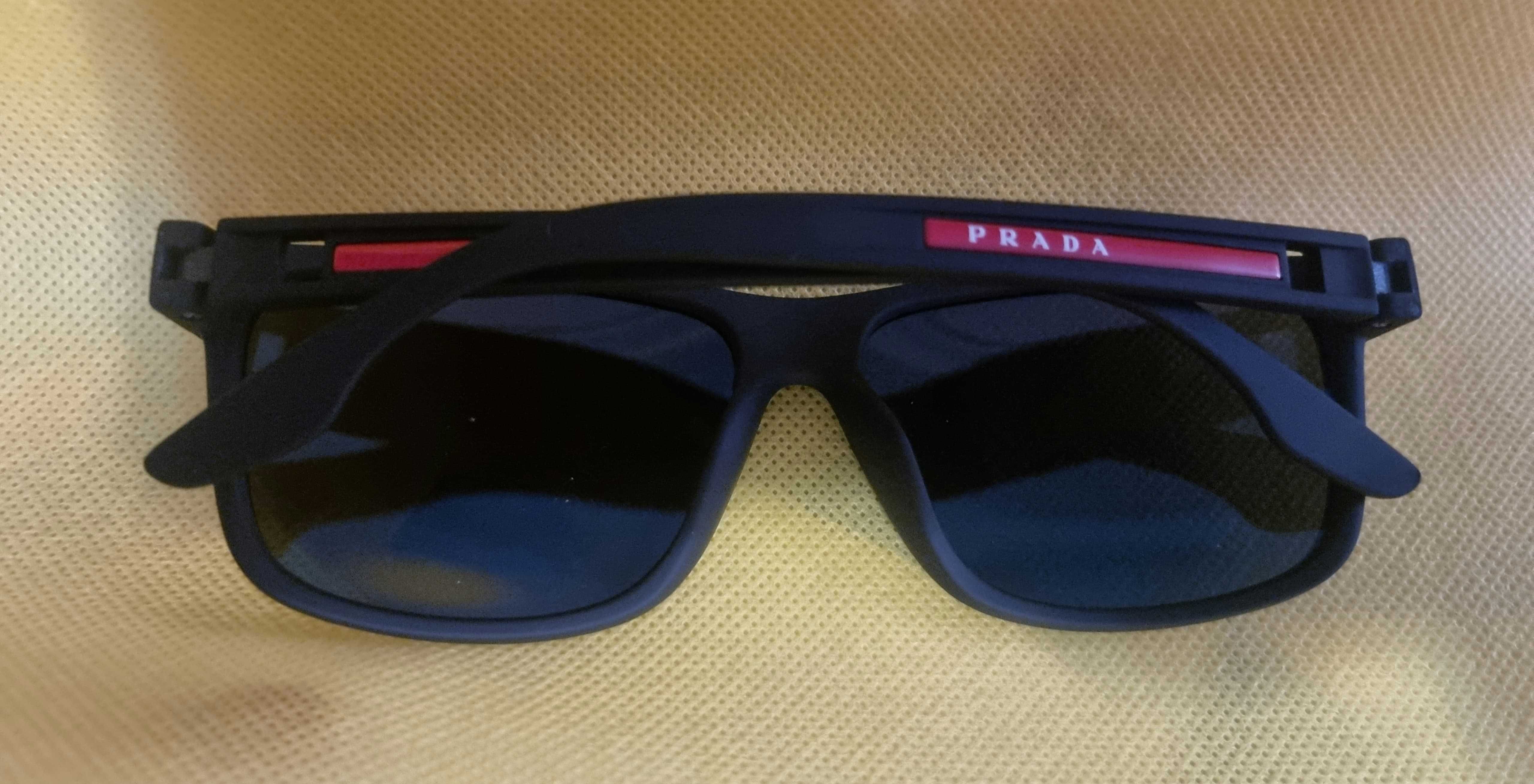 Ochelari de soare Prada